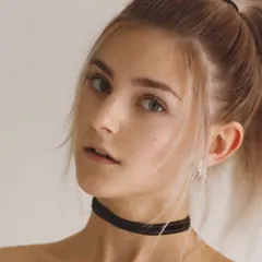 Eva Elfie