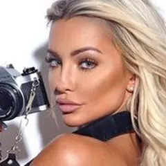 Lindsey Pelas
